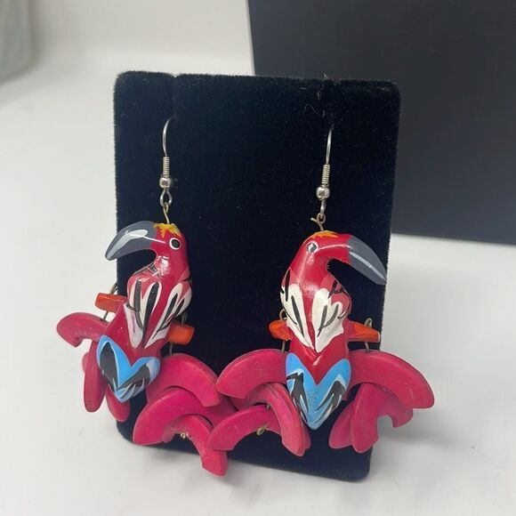 Vinatge Handmade Pink Wood Parrot Earring - Picture 5 of 6
